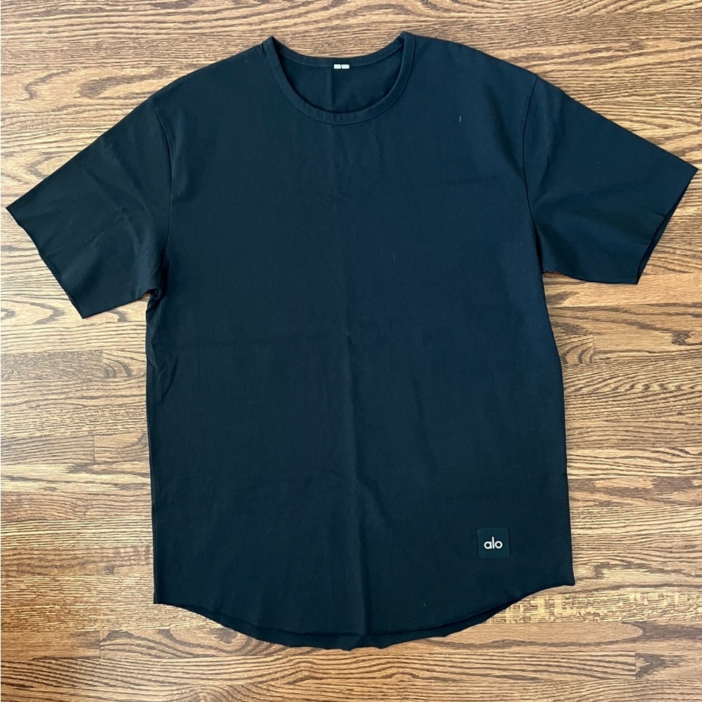 Alo Society Raw Edge Short Sleeve T-shirt | Black | Men’s Medium